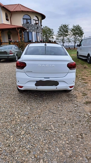 Vand Dacia Logan 2024 TCE 90 MT5 Comfort Nouă - imagine 3
