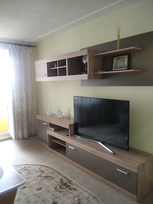 Inchiriez apartament 3 camere decomandat - imagine 5
