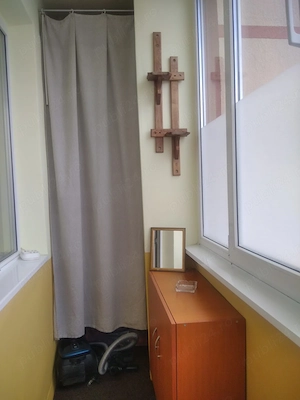 Inchiriez apartament 3 camere decomandat - imagine 8