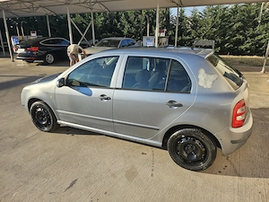 Vand Skoda Fabia 2005 1.2 benzina - imagine 9