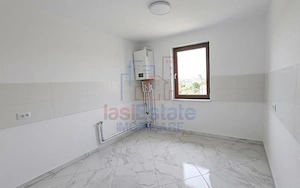 Vila triplex 4 camere si teren Barnova - imagine 4