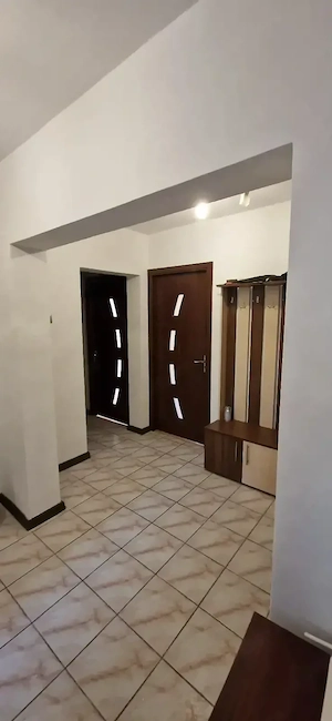 Proprietar! Închiriez apartament 4 camere 2 băi zona Tractorul - imagine 6
