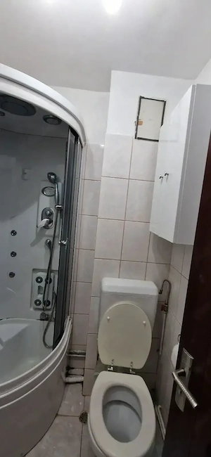 Proprietar! Închiriez apartament 4 camere 2 băi zona Tractorul - imagine 4