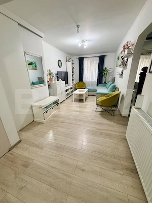 Apartament 3 camere, 70 mp, zona Sud - imagine 2