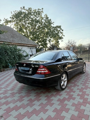 Vând Mercedes C220 Avantgarde - imagine 9