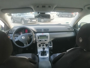 Proprietar vand vw pasat 2.0 tdi inmatriculat toate taxele la zi intretinuta - imagine 2