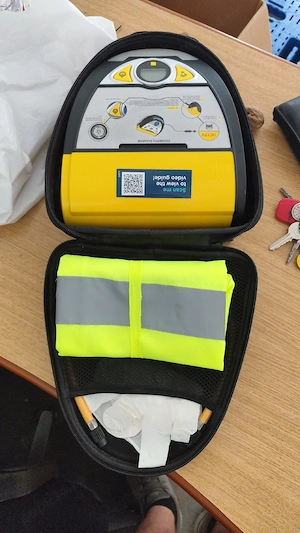 Compresor aer 12 v si spumă, lanternă vestă 