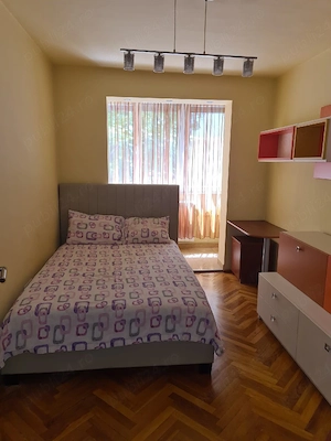 dau in chirie  spatiu comercial situat in centru zona parcul petofi nr 4  - imagine 5