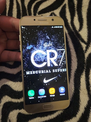 Vând telefon Samsung Galaxy A5 2017 Gold perfect functional fara probleme , în stare foarte bună  