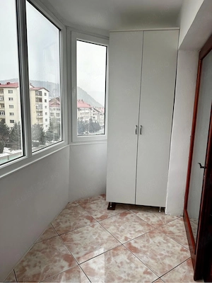 Închiriez apartament 3 camere - imagine 8
