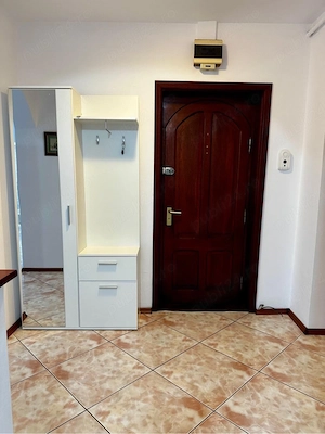 Închiriez apartament 3 camere - imagine 7