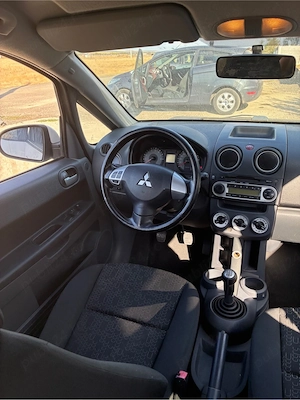 Mitsubishi Colt 2012  urgent  - imagine 8