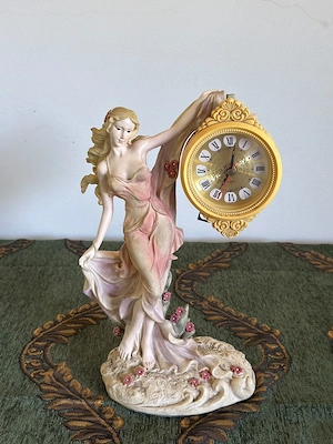 Ceas tip Statuetă decorativă cu ceas cuarț integrat femeie stil Art Nouveau, rășină pictată manual p