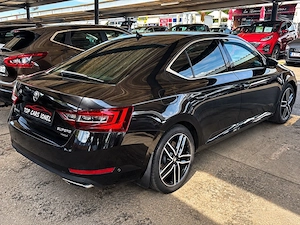 Skoda Superb 4x4 Benzina Automata - imagine 12