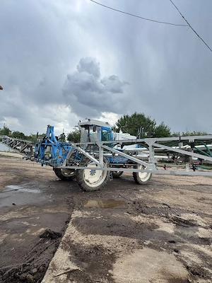 Matrot M440, 1992   mașină de erbicidat autopropulsată, 6.400 kg - imagine 4