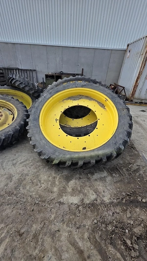 Set roți tehnologice John Deere   320 85 R38   ecartament 3 metri