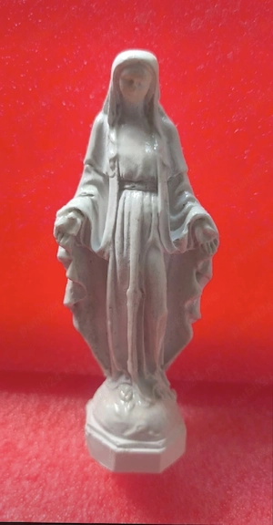 Statuetă Fecioara Maria din ipsos   Fosforescentă (luminează în întuneric)