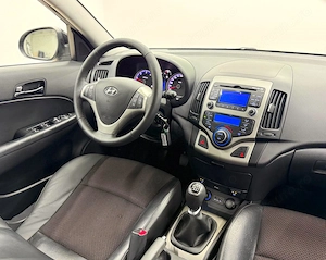 Hyundai i30 1.6 CRDI Edition Plus - imagine 15