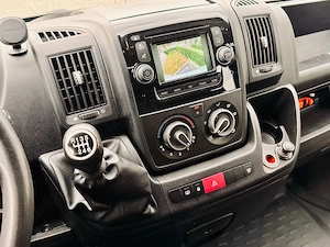Autovehicul Peugeot Boxer 335 cu 7 locuri si marfa - imagine 5