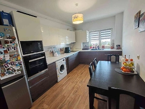Proprietar vand apartament 2 camere 73 mp utili zona Coresi  - imagine 3