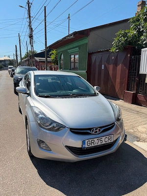 Hyundai Elantra sedan 2012