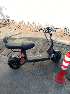Trotineta nouă de vânzare. Greutatea maximă 90 kg. Detalii la nr  