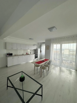 Ap 3 camere de inchiriat, 2 bai, loc de parcare, zona Dedeman