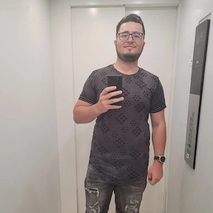 Sugarbaby caută o doamnă matură și generoasă   
