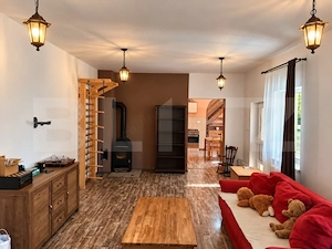 Casa de vanzare  in Crăciunești. - imagine 8