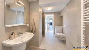 3 camere echipat,regim vila,terasa,balcon,parcare,boxa,TVA inclus,Uno Residence,Bartolomeu,Brasov - imagine 10