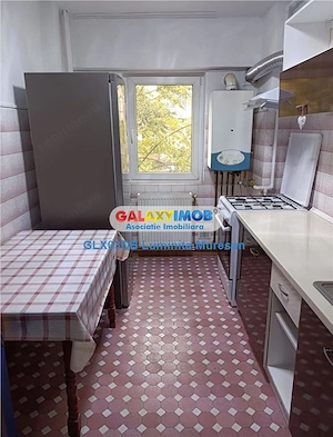 Inchiriere apartament 3 camere decomandat Targoviste Central - imagine 4
