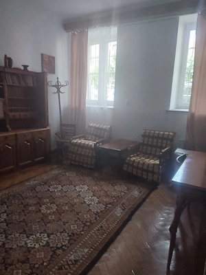 Copou apartament cu 2 camere decomandate 300 eu - imagine 2