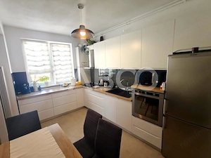 Apartament 3 camere 2 bai cu pod si parcare in zona Brana - Selimbar - imagine 3