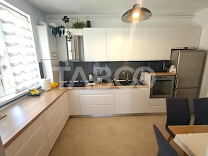 Apartament 3 camere 2 bai cu pod si parcare in zona Brana - Selimbar - imagine 12