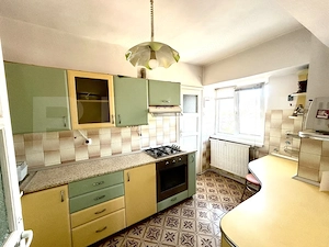 Apartament 3 camere, 80 mp, 2 balcoane, zona Centrala - imagine 7