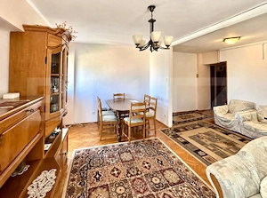 Apartament 3 camere, 80 mp, 2 balcoane, zona Centrala - imagine 2