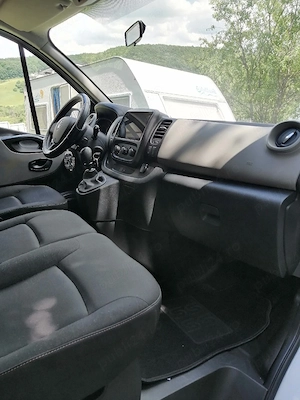 Vând Renault Trafic 8 +1 aproape nousau schimb cu autorulota  - imagine 4