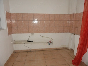 Apartament 2 camere decomandat, parter inalt, zona centrala -  aproape de Kaufland si Lidl, 80 mp - imagine 13