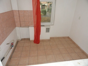 Apartament 2 camere decomandat, parter inalt, zona centrala -  aproape de Kaufland si Lidl, 80 mp - imagine 14
