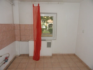 Apartament 2 camere decomandat, parter inalt, zona centrala -  aproape de Kaufland si Lidl, 80 mp - imagine 10