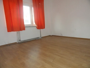 Apartament 2 camere decomandat, parter inalt, zona centrala -  aproape de Kaufland si Lidl, 80 mp - imagine 16