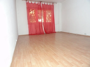 Apartament 2 camere decomandat, parter inalt, zona centrala -  aproape de Kaufland si Lidl, 80 mp - imagine 3
