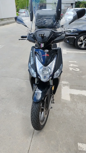 Scuter KYMCO Agility City 125 categoria B   Honda Yamaha Sym