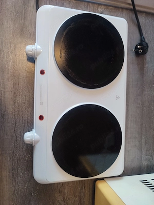 Vând plită electrică în stare foarte buna!