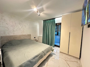 Apartament modern, complet renovat, cu două balcoane   Micro 20 - imagine 3