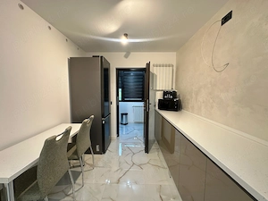 Apartament modern, complet renovat, cu două balcoane   Micro 20 - imagine 8