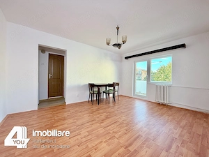Apartament 2 camere ,Boul Rosu, 53 mp, et. 3 4 , spatios  - imagine 2