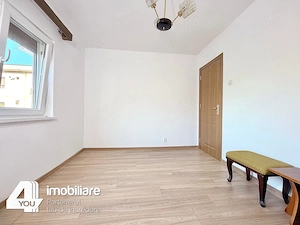 Apartament 2 camere ,Boul Rosu, 53 mp, et. 3 4 , spatios  - imagine 11