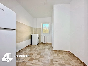 Apartament 2 camere ,Boul Rosu, 53 mp, et. 3 4 , spatios 