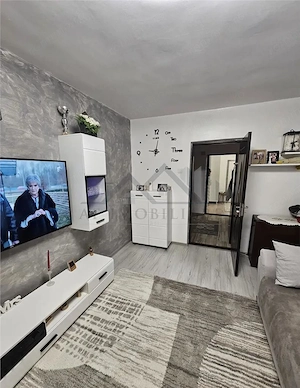 Apartament 3 camere decomandat in Mircea cel Batran, 60 mp, Etaj 3, Centrala proprie - imagine 2